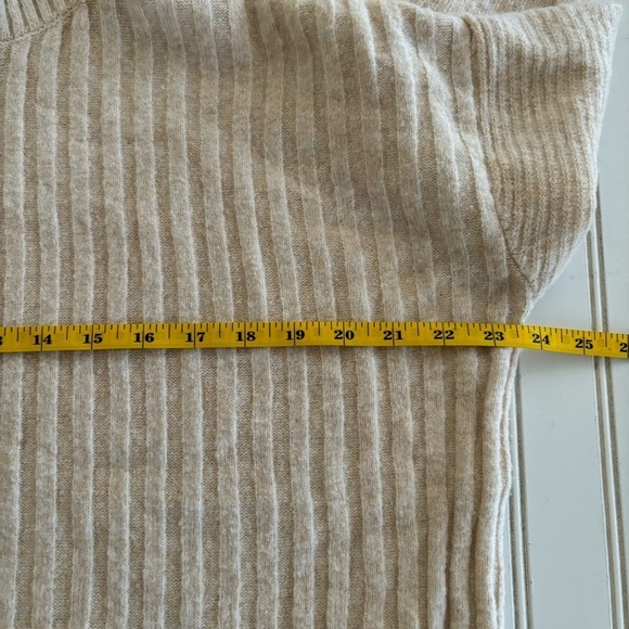 Time & Tru sweater Size Medium - Picture 8 of 8